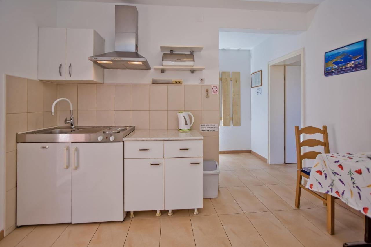 Apartments Hruban Хвар Экстерьер фото