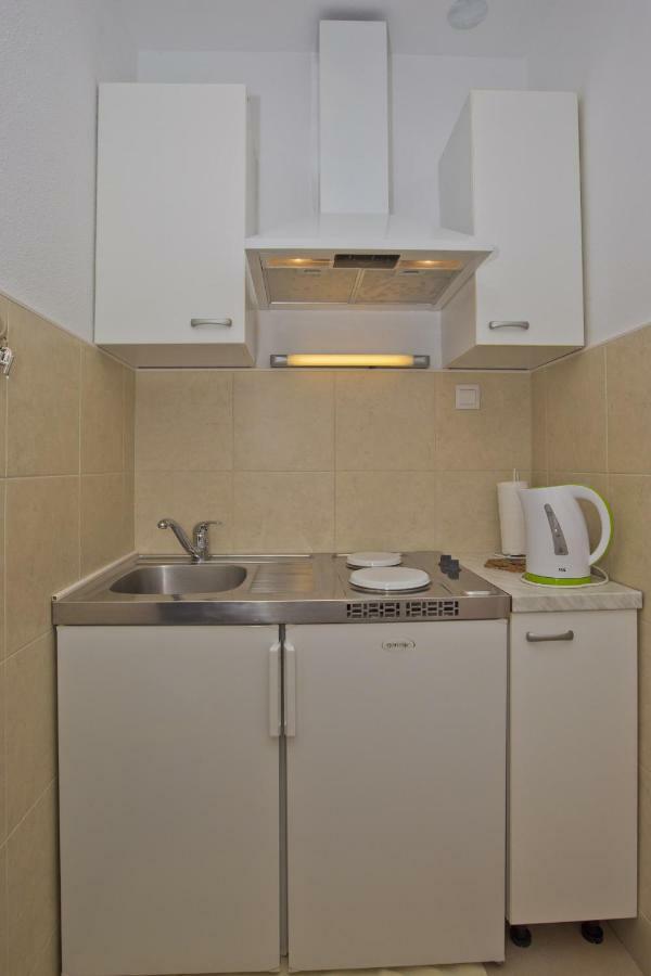 Apartments Hruban Хвар Экстерьер фото
