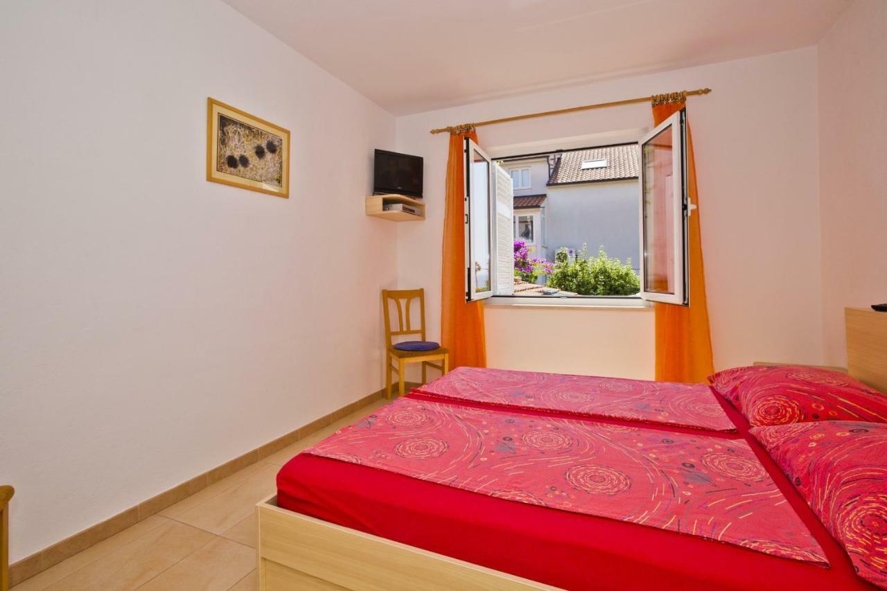 Apartments Hruban Хвар Экстерьер фото