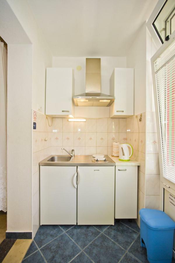 Apartments Hruban Хвар Экстерьер фото