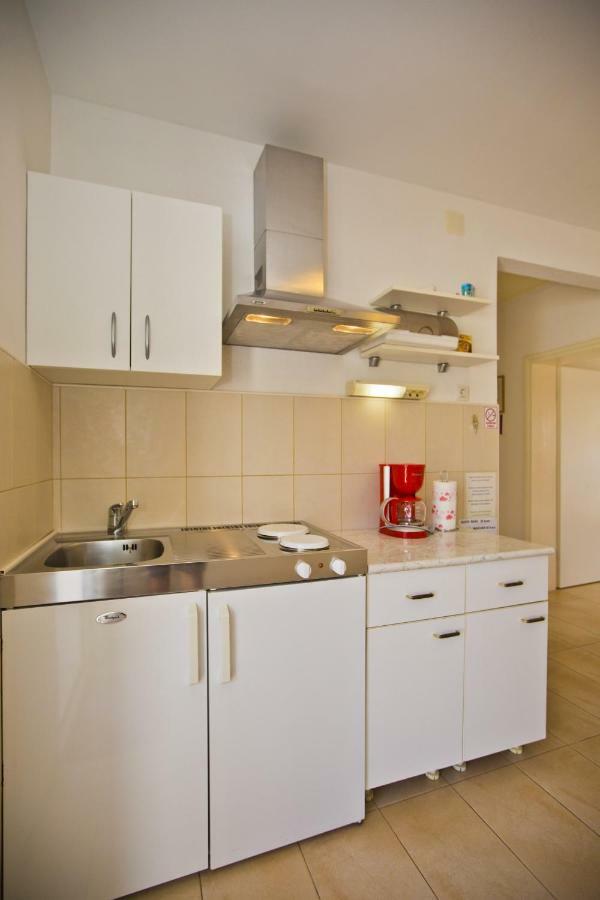 Apartments Hruban Хвар Экстерьер фото