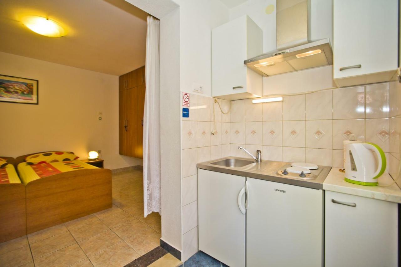 Apartments Hruban Хвар Экстерьер фото